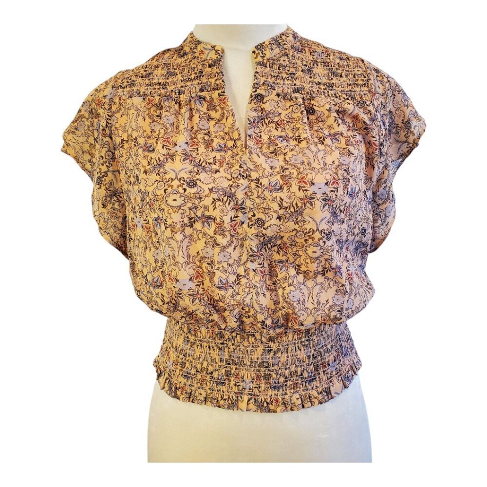 CUPCAKES & CASHMERE SZ XS Peach Blue Floral Smocked Waist Flutter Sleeve Top